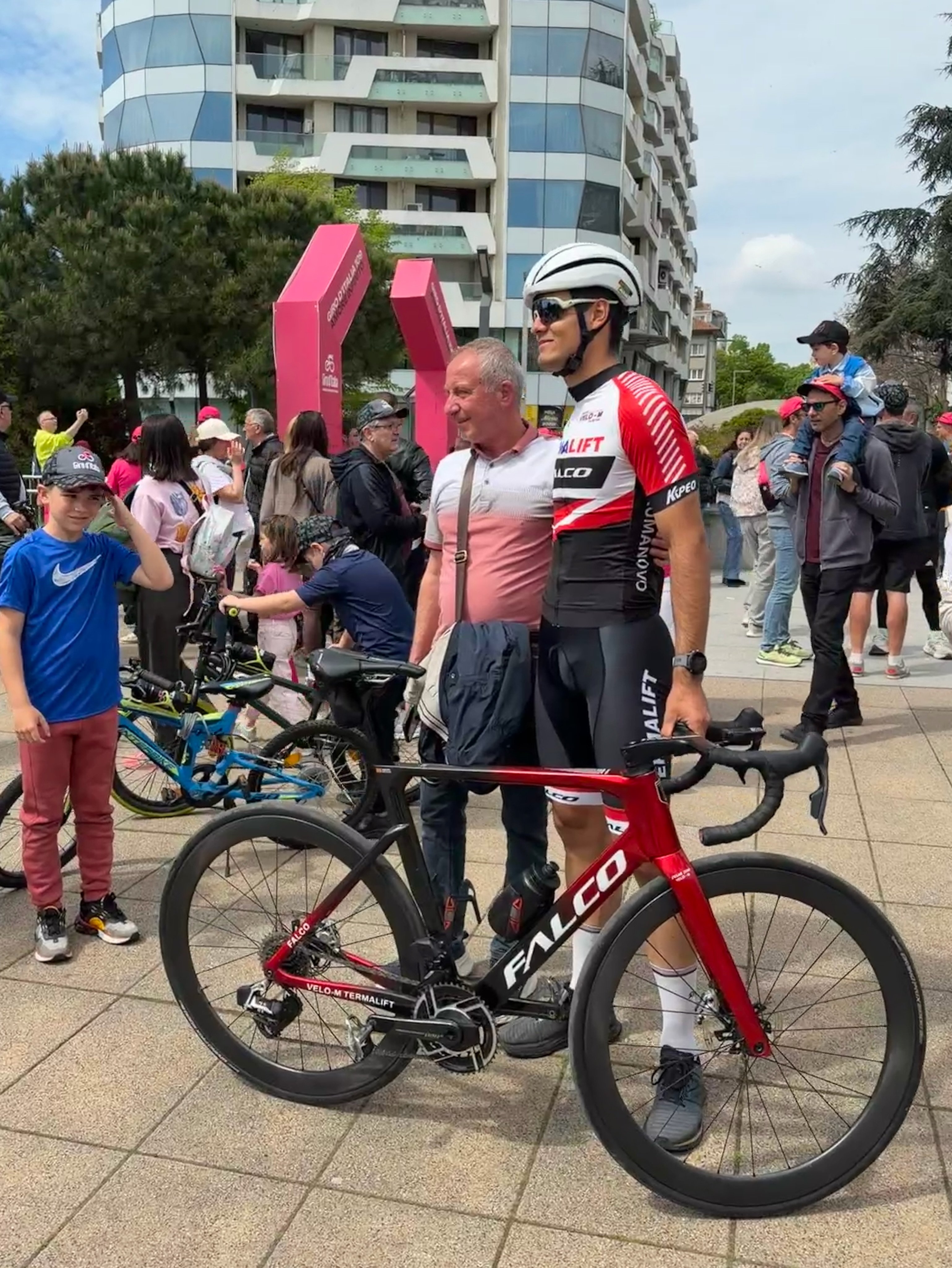 And once again, this year we had lots of fans at @giroditalia !
